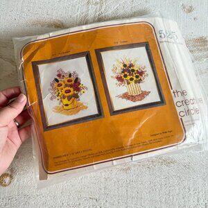 Vintage Crewel Kit - The Creative Circle Embroidery Kit Sunflowers and Daisies
